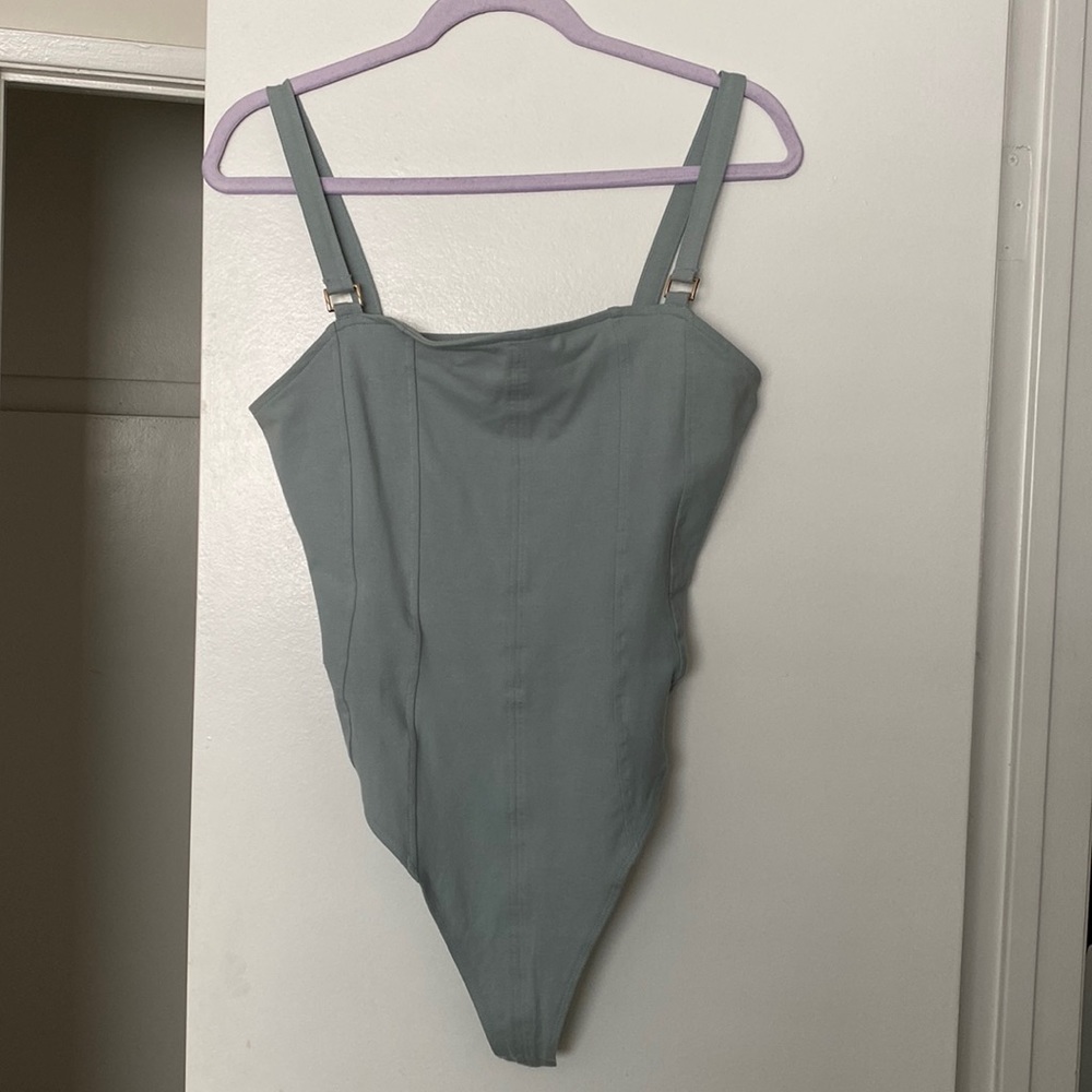 H&M Blueish grey body suit